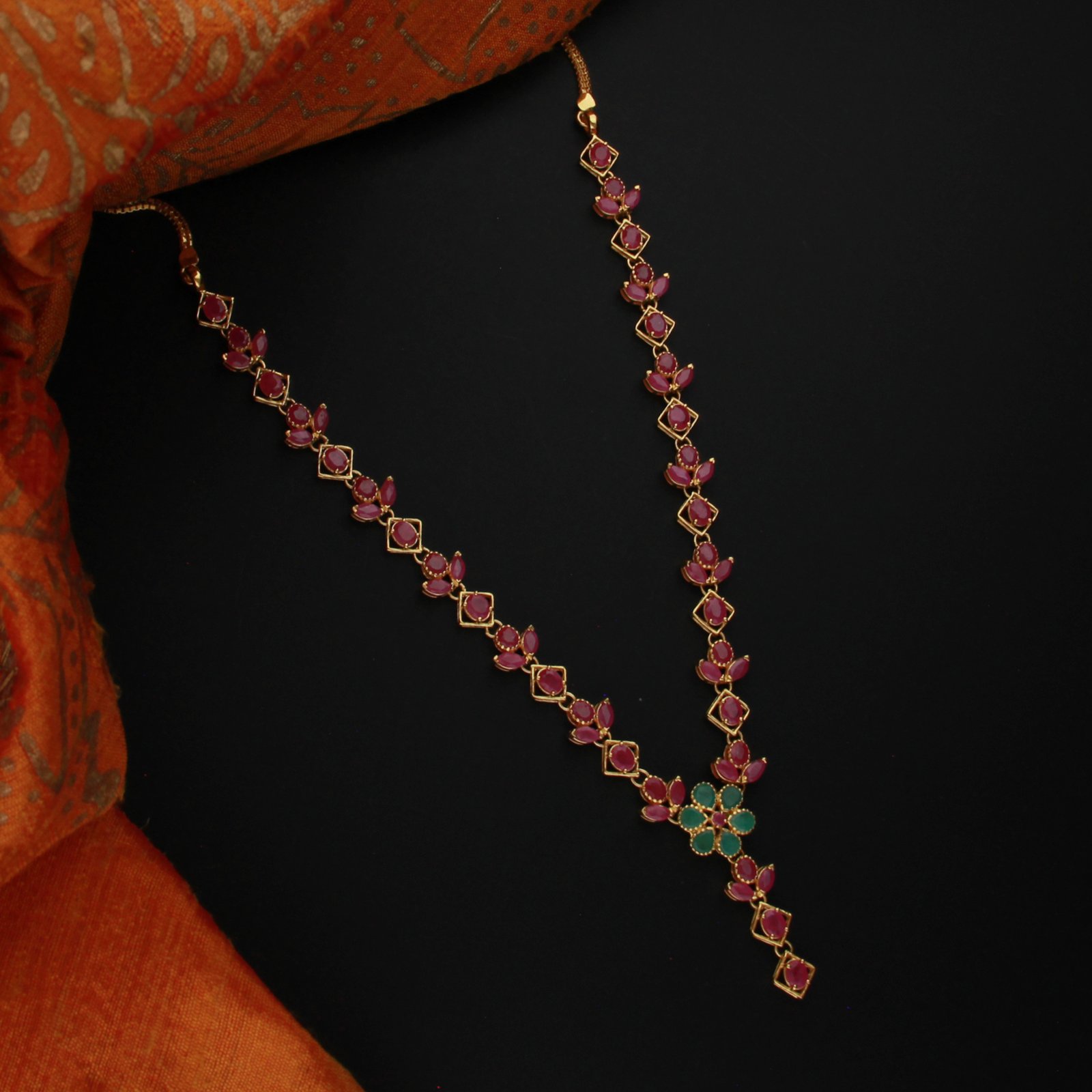 FANCY STONE NECKLACE 